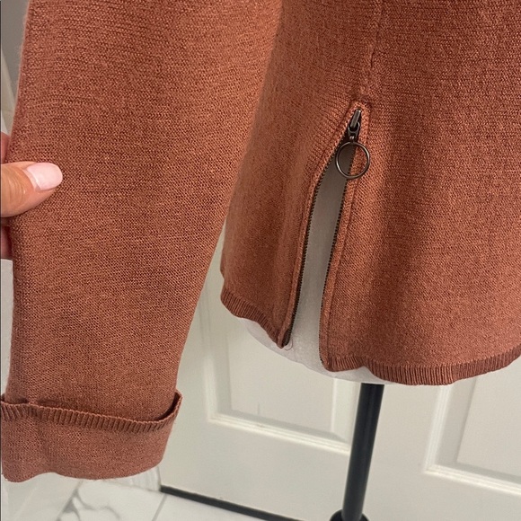 Tahari Women's Warm Merino Wool Blend Cinnamon Brown Mock Neck Sweater - Picture 5 of 11